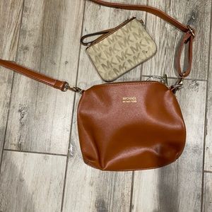 Michael Kors crossbody bag w/pouch